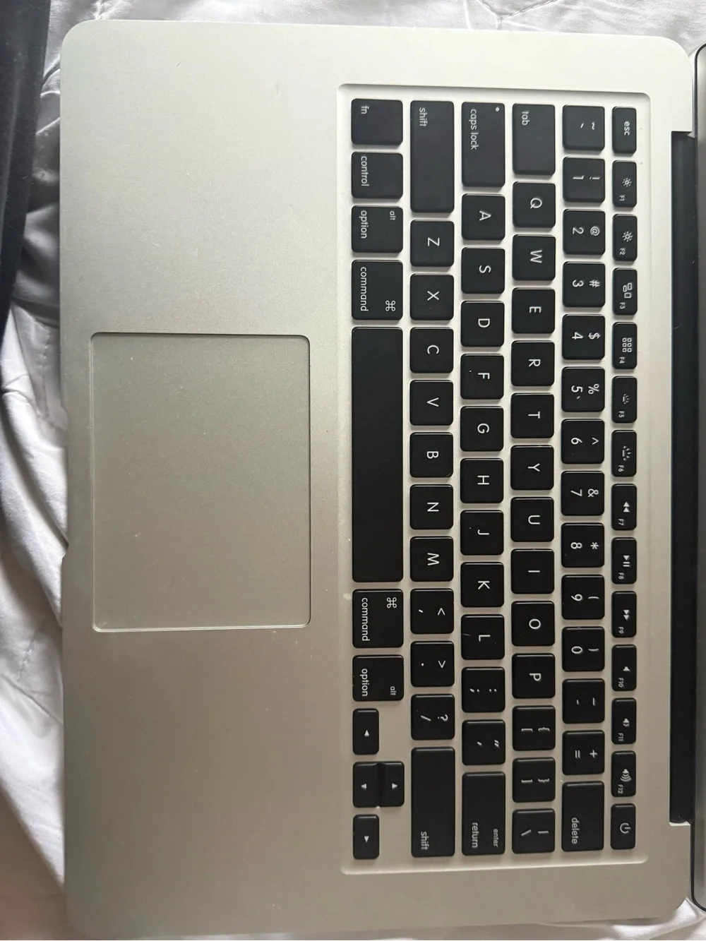 Apple MacBook AIR MAC OS MONTEREY